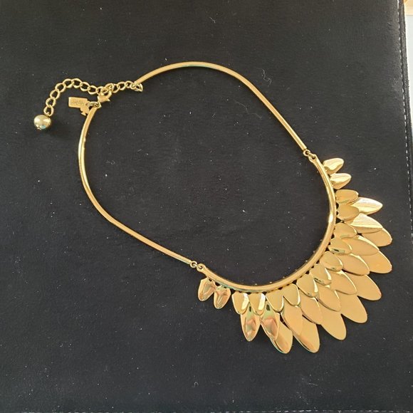 Kate Spade Fancy Flock Gold Feather Statement Necklace! - Picture 14 of 16
